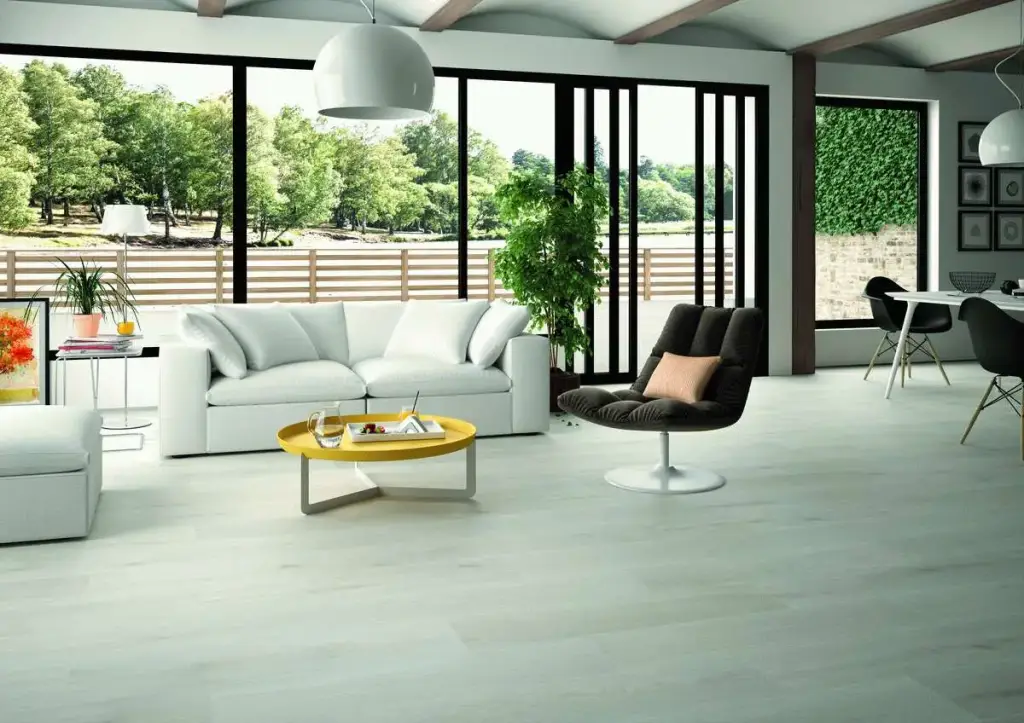 Интерьер STN Articwood - 2