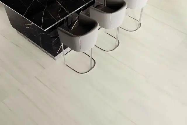 Интерьер с Empire Silver Root Matte