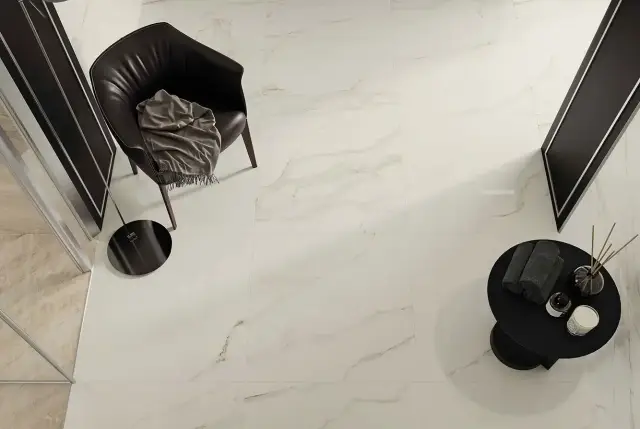 Интерьер с Empire Silver Root Matte