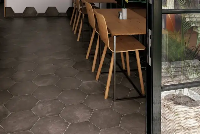 Интерьер с Hexagon Taupe