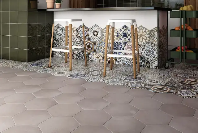 Интерьер с Hexagon Taupe