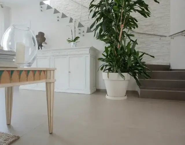 Интерьер с LAMINAM Fokos Керамогранит Roccia 5 100x300 натуральный