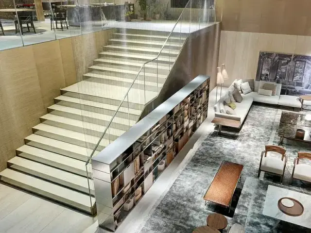 Интерьер с Керамогранит Laminam I Naturali Travertino Classico Bocciardato 5.6 мм LAMF012198 120x290