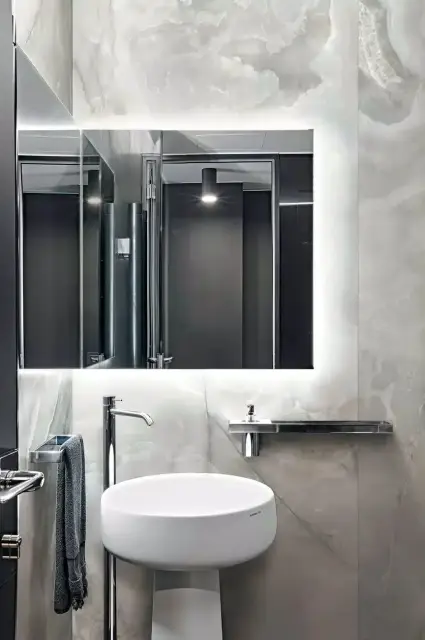 Интерьер с Керамогранит ONYX&MORE SILVER PORPHYRY STR 60X60 RET