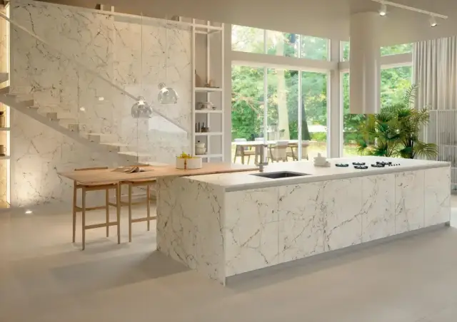 Интерьер с Керамогранит Laminam I Naturali Diamond Cream Bocciardato 5 Натуральный 100x300