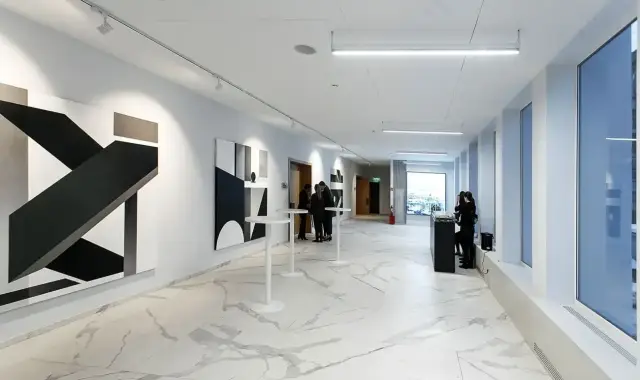 Интерьер с Керамогранит Laminam I Naturali Diamond Cream Bocciardato 5 Натуральный 100x300