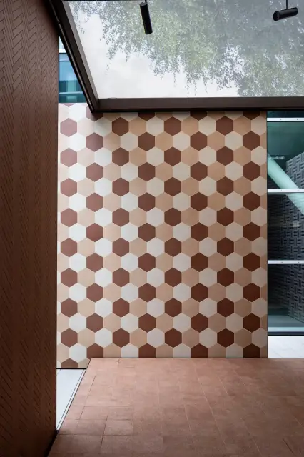 Интерьер с Керамогранит SENSI TERRE CARBONE NAT 60x120 RET