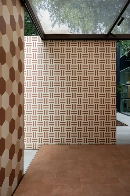 Интерьер с Керамогранит SENSI TERRE CARBONE NAT 60x120 RET