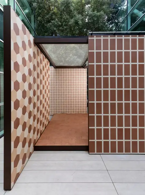 Интерьер с Керамогранит SENSI TERRE CARBONE NAT 60x120 RET
