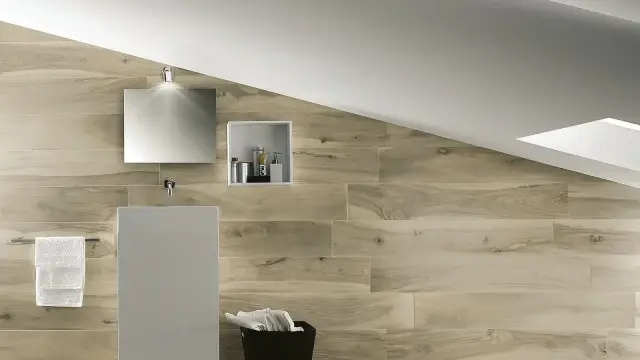 Интерьер с Керамическая плитка KAURI AWANUI NAT RETT 20X120