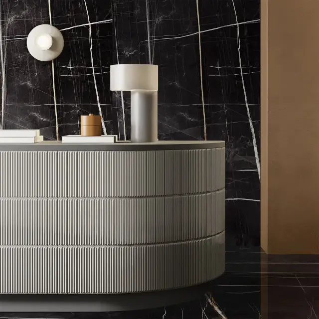 Интерьер с Керамическая плитка UP BLACK LINGOTTO  5x25