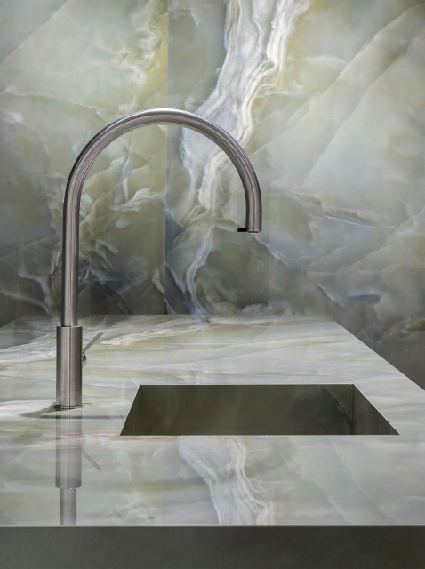 Интерьер с Керамогранит Ariostea Ultra Onici Green Onyx Vein Cut Lucidato Shiny UO6L300558 150x300