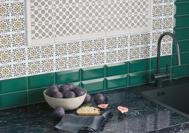 Интерьер с Плитка Kerama Marazzi Алькасар Клемансо Зелёный Тёмный Грань 16059 7.4x15