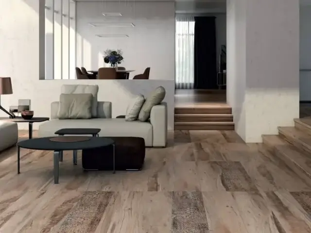 Интерьер с Плинтус Kerama Marazzi Про Вуд Бежевый Темный DL5101/BTG 8x39.6