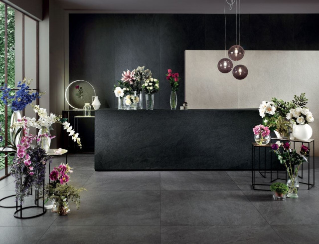 Интерьер с Керамогранит Lea Ceramiche Waterfall Slimtech Gray Flow 5plus Nat LSAWF10 100x300
