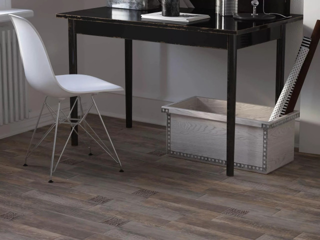 Интерьер с Керамогранит Kerama Marazzi Браш Вуд Коричневый SG401200N 9.9x40.2