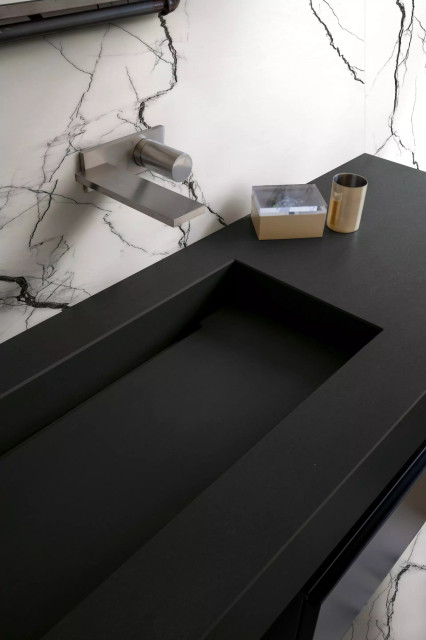 Интерьер с B&W Marble Black Naturale 60x60