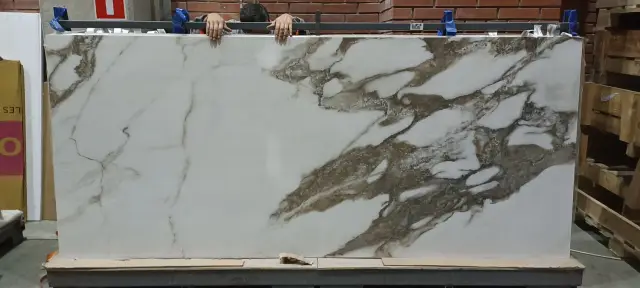 Calacatta Venato Polished 120x280